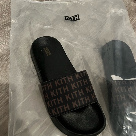 KITH Monogram Slides - Picture 2 of 6